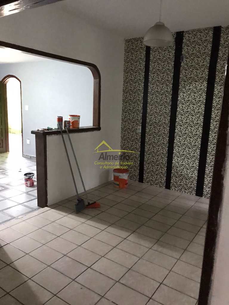 Casa em Praia Grande, no bairro Samambaia