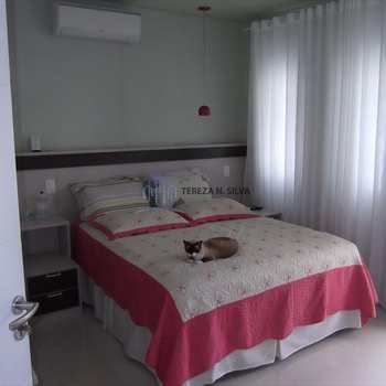 Casa em Praia Grande, bairro Guilhermina