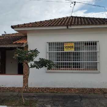 Casa em Pariquera-Açu, bairro Centro
