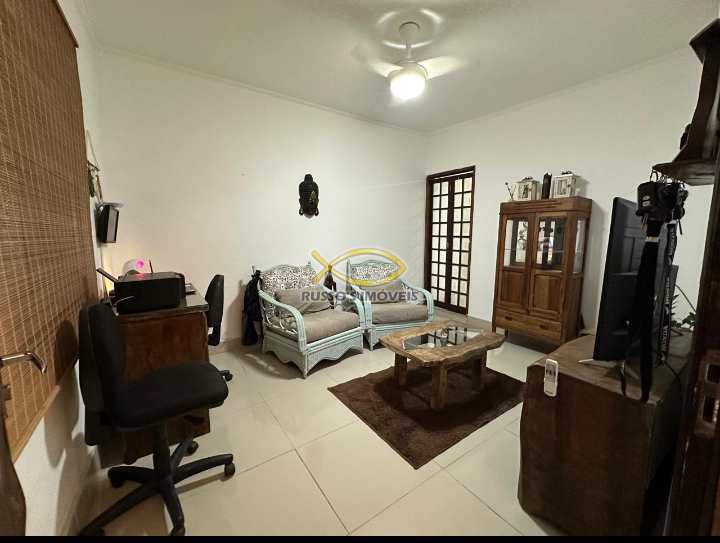 Casa em Praia Grande, no bairro Guilhermina