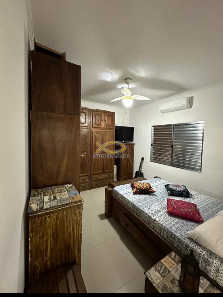 Casa em Praia Grande, no bairro Guilhermina