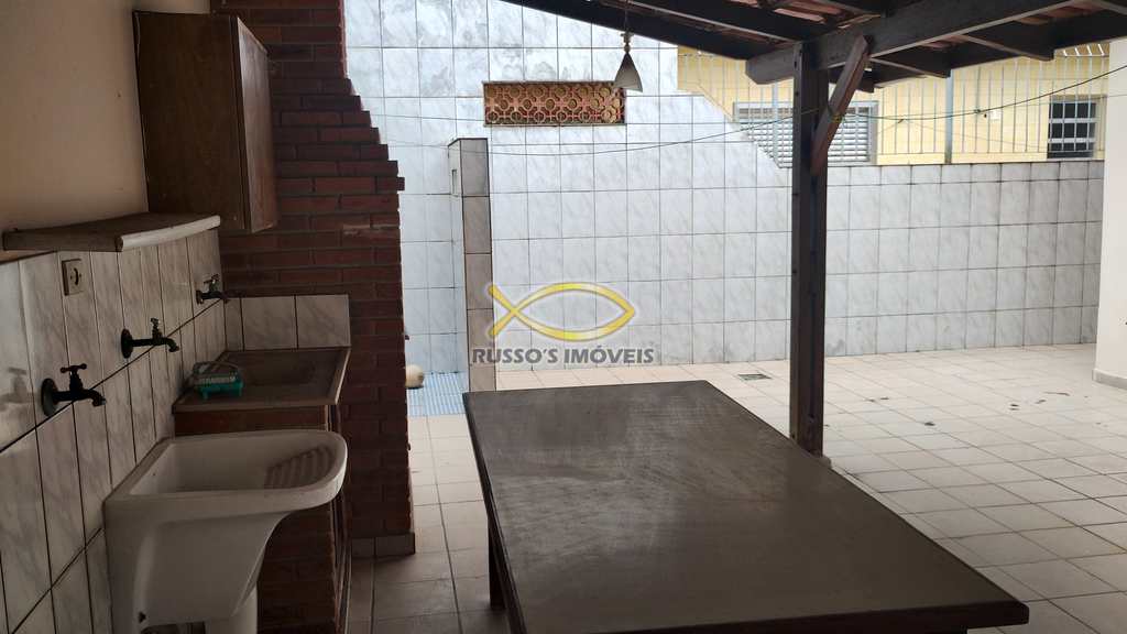 Casa em Praia Grande, no bairro Guilhermina