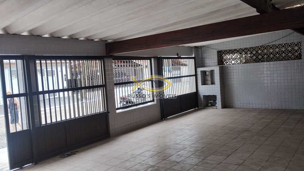 Casa em Praia Grande, no bairro Guilhermina