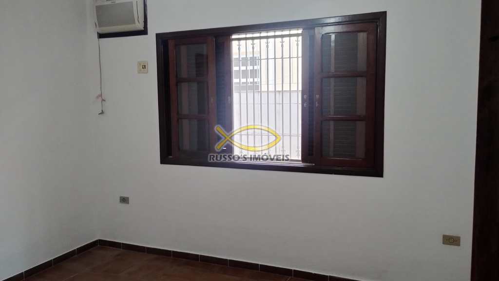 Casa em Praia Grande, no bairro Guilhermina