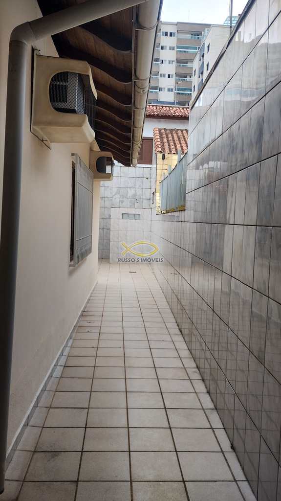 Casa em Praia Grande, no bairro Guilhermina