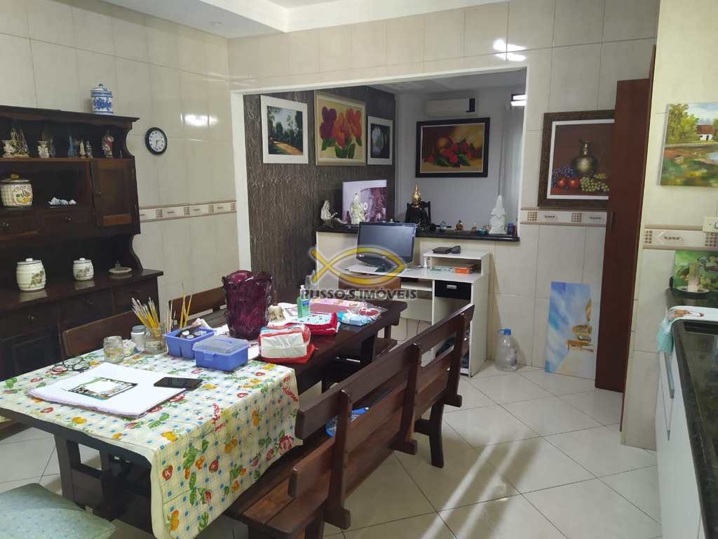 Sobrado em Praia Grande, no bairro Guilhermina