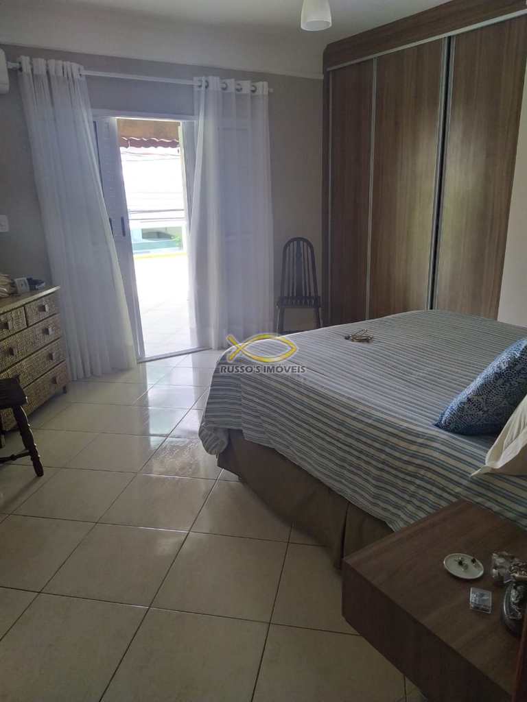 Sobrado em Praia Grande, no bairro Guilhermina