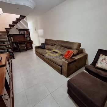 Sobrado em Praia Grande, bairro Guilhermina