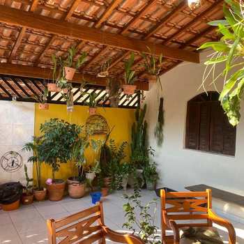 Casa em Praia Grande, bairro Canto do Forte