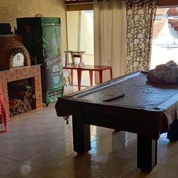 Sobrado em Praia Grande, bairro Guilhermina