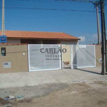 Casa em Peruíbe, bairro Parque Balneário Oásis