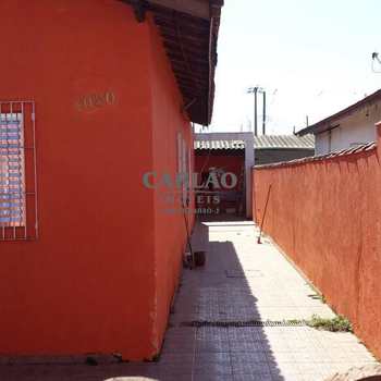 Casa em Mongaguá, bairro Jardim Santana