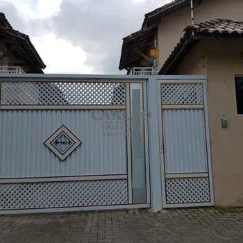 Sobrado de Condomínio em Mongaguá, bairro Agenor de Campos