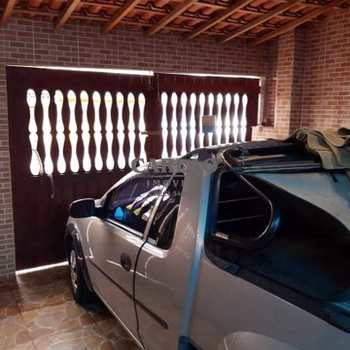 Casa em Mongaguá, bairro Itaguaí