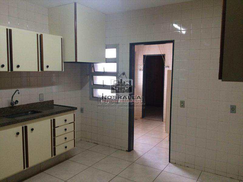 Apartamento em Jaboticabal, no bairro Centro