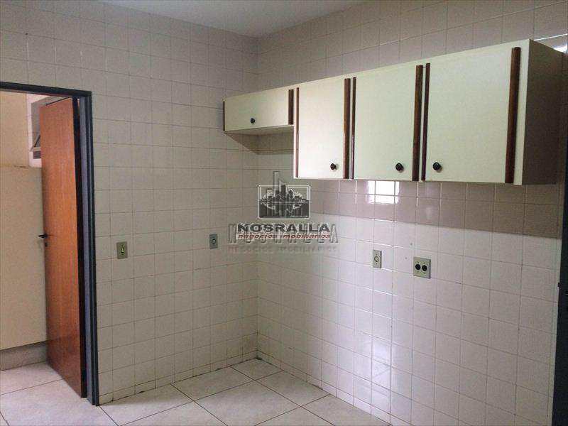Apartamento em Jaboticabal, no bairro Centro
