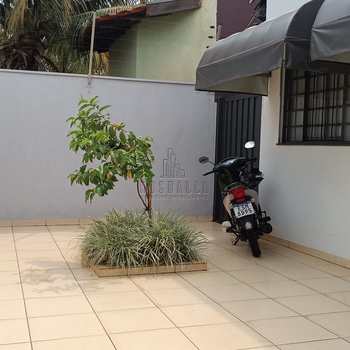 Casa em Jaboticabal, bairro Residencial Royal Park