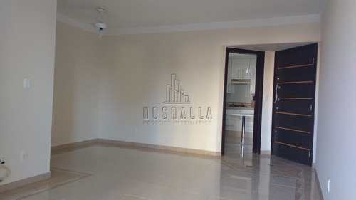Apartamento, código 1723044 em Jaboticabal, bairro Centro