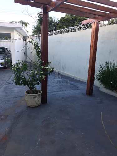 Casa, código 1723442 em Jaboticabal, bairro Parque dos Laranjais
