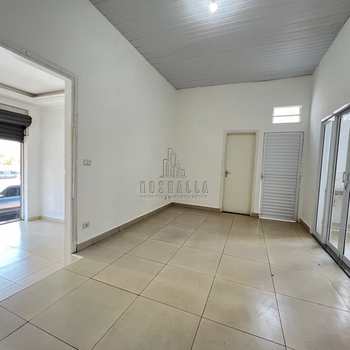 Loja em Jaboticabal, bairro Centro