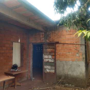 Casa em Jaboticabal, bairro Parque das Araras