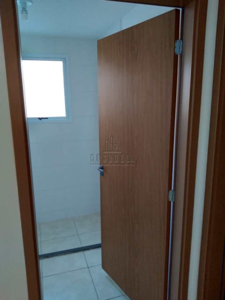 Apartamento em Jaboticabal, no bairro Sorocabano