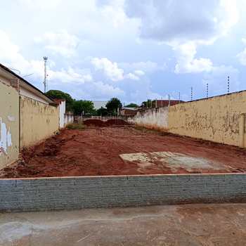 Terreno em Jaboticabal, bairro Centro