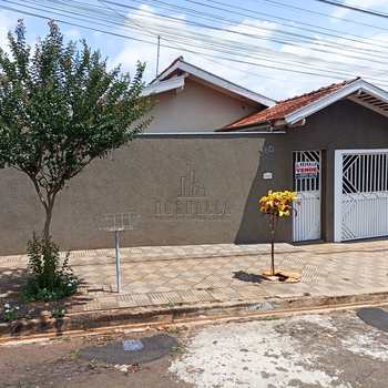 Casa em Jaboticabal, bairro Colina Verde