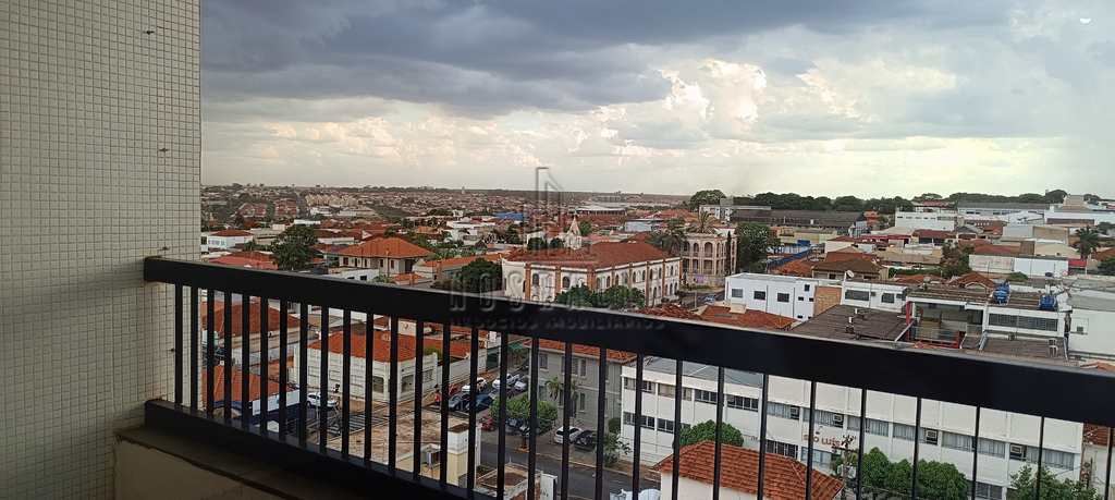 Apartamento em Jaboticabal, no bairro Centro