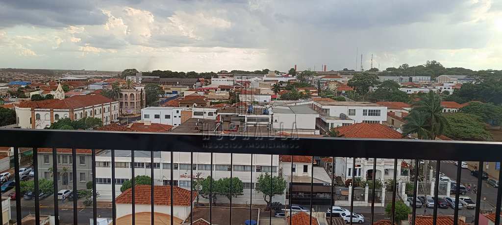 Apartamento em Jaboticabal, no bairro Centro