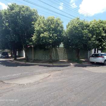 Casa em Jaboticabal, bairro Residencial São Judas Tadeu