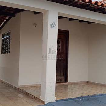 Casa em Jaboticabal, bairro Centro