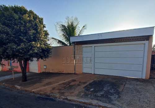 Casa, código 1724817 em Jaboticabal, bairro Jardim Guanabara