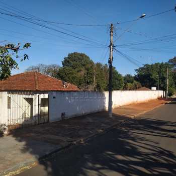 Chácara em Jaboticabal, bairro Jardim Perina