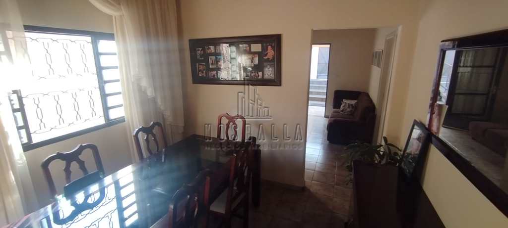 Casa em Jaboticabal, no bairro Centro