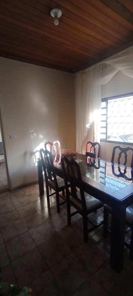 Casa em Jaboticabal, no bairro Centro