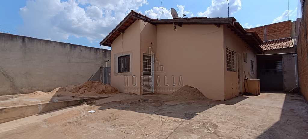 Casa em Jaboticabal, no bairro Vila São José