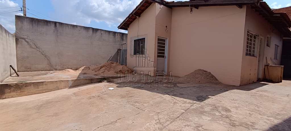 Casa em Jaboticabal, no bairro Vila São José