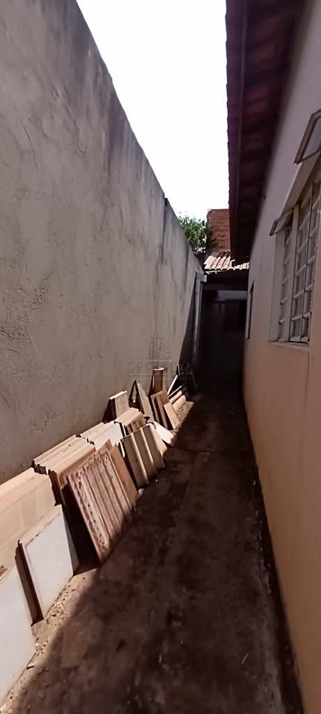 Casa em Jaboticabal, no bairro Vila São José