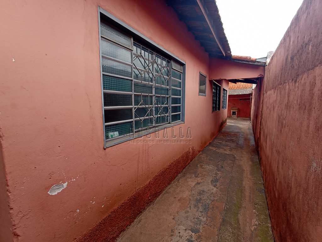Casa em Jaboticabal, no bairro Conjunto Habitacional Hugo Lacorte Vitalle