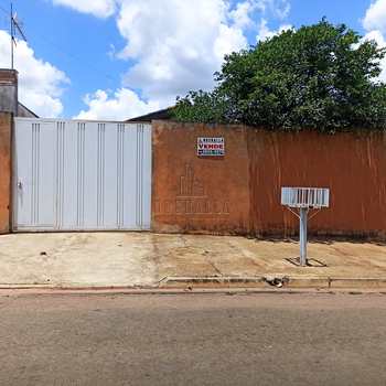 Casa em Jaboticabal, bairro Conjunto Habitacional Hugo Lacorte Vitalle