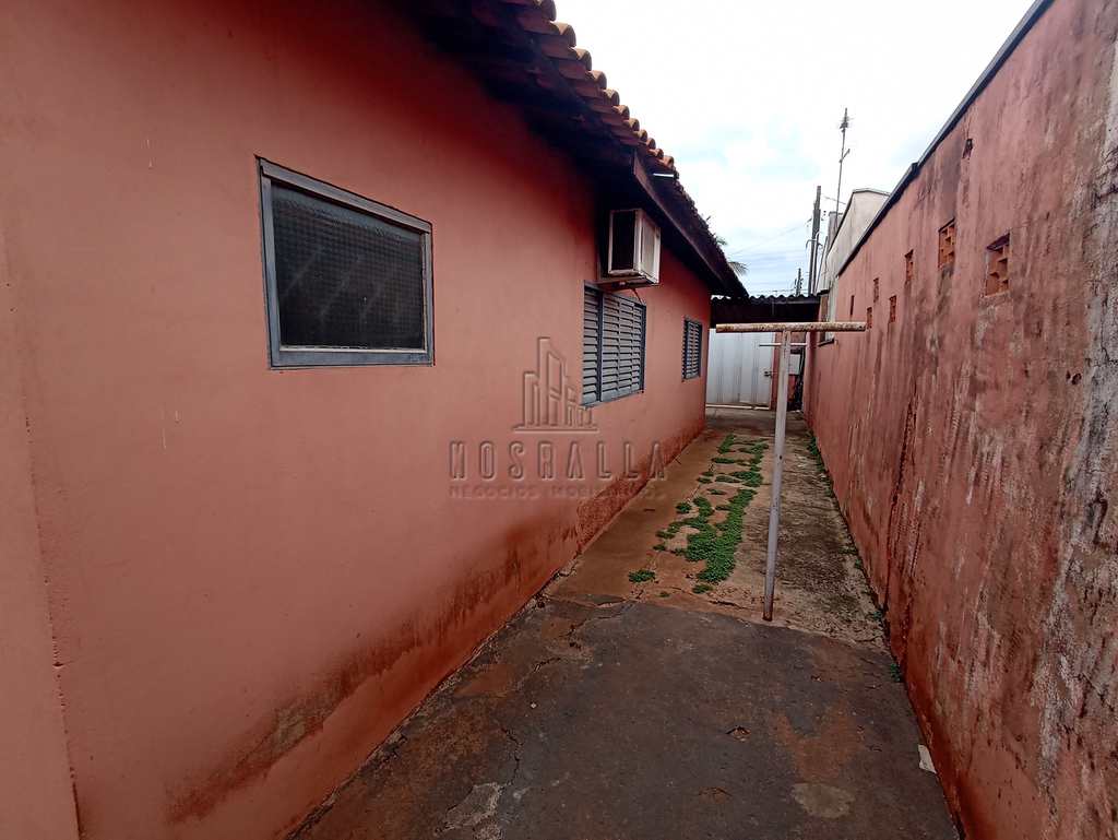 Casa em Jaboticabal, no bairro Conjunto Habitacional Hugo Lacorte Vitalle