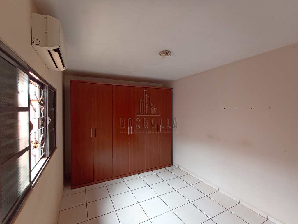 Casa em Jaboticabal, no bairro Conjunto Habitacional Hugo Lacorte Vitalle