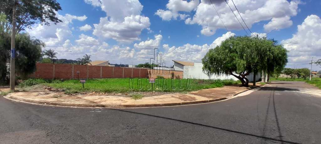 Terreno em Jaboticabal, no bairro Jardim Barcelona