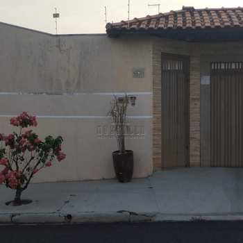 Casa em Monte Alto, bairro Bairro Residencial Real Paraiso