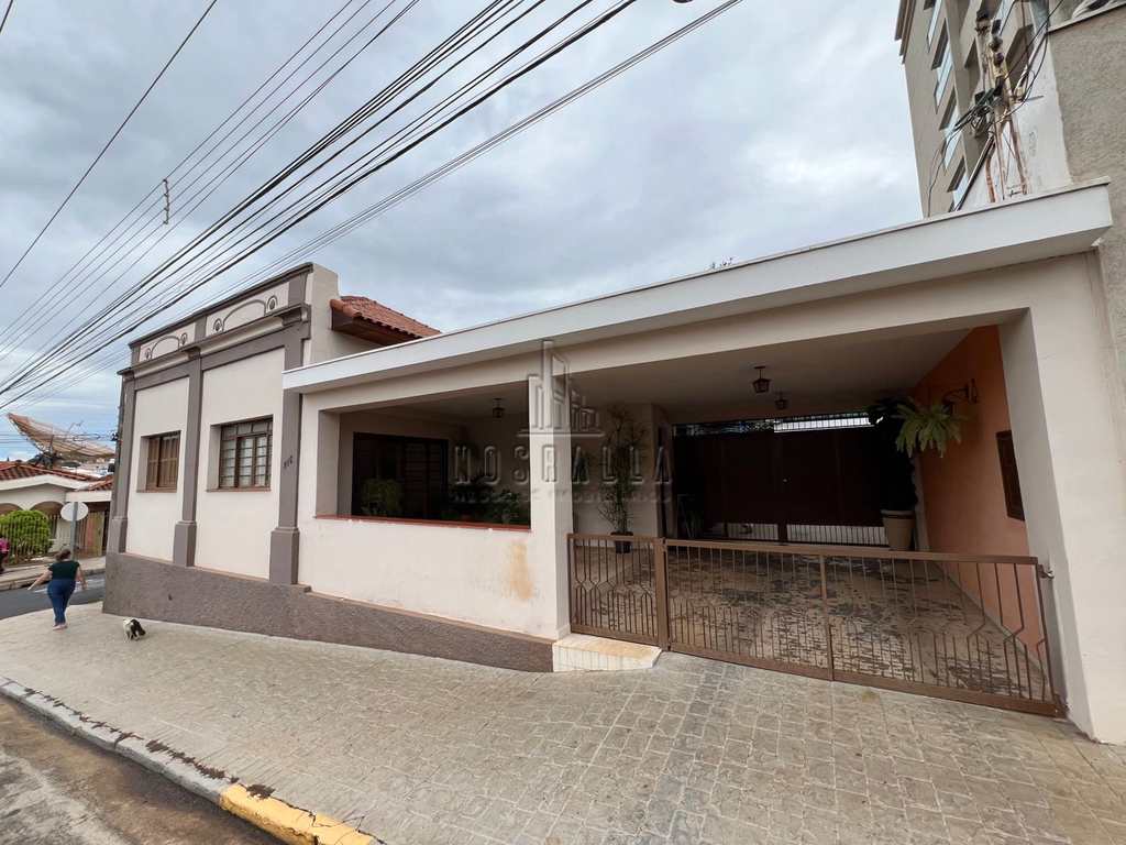 Casa em Jaboticabal, no bairro Aparecida