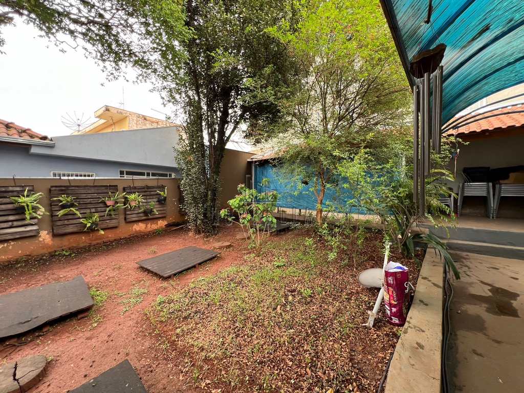 Casa em Jaboticabal, no bairro Aparecida