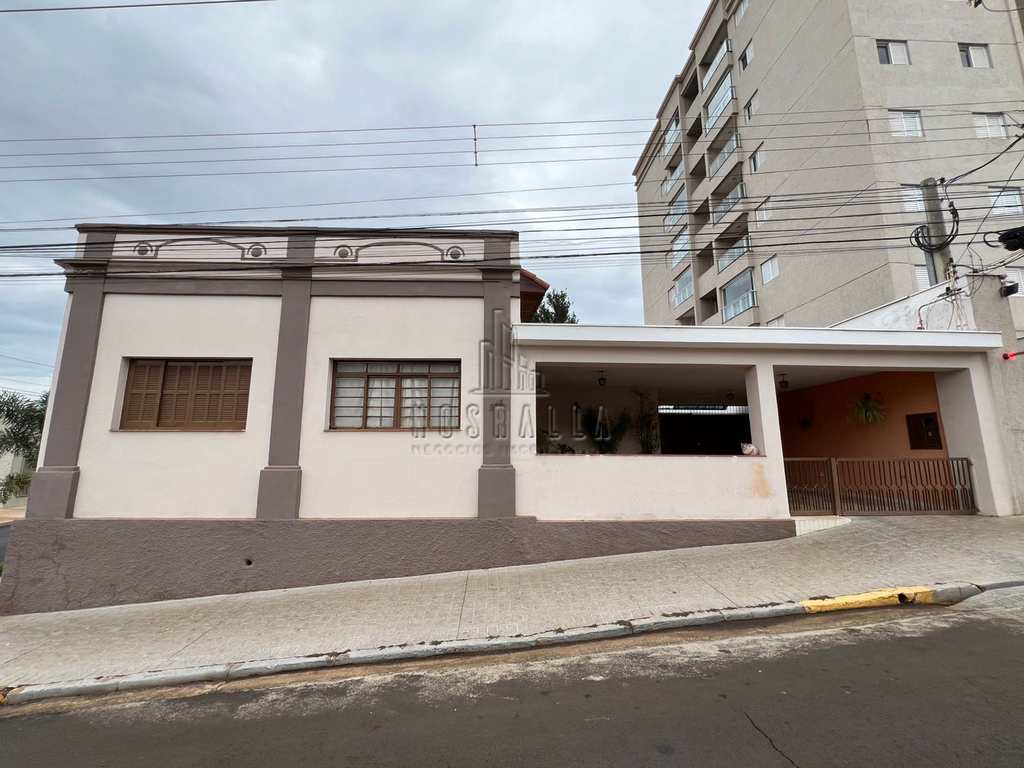 Casa em Jaboticabal, no bairro Aparecida