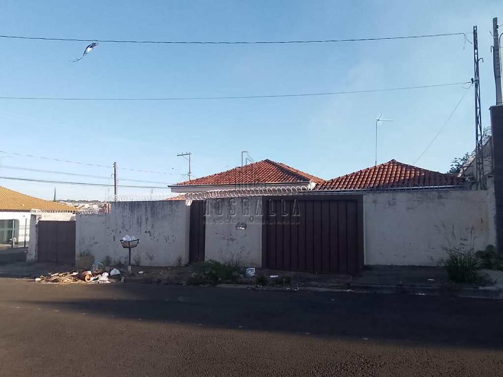 Casa em Jaboticabal, no bairro Sorocabano