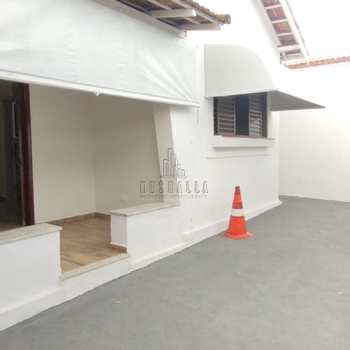 Casa em Jaboticabal, bairro Centro